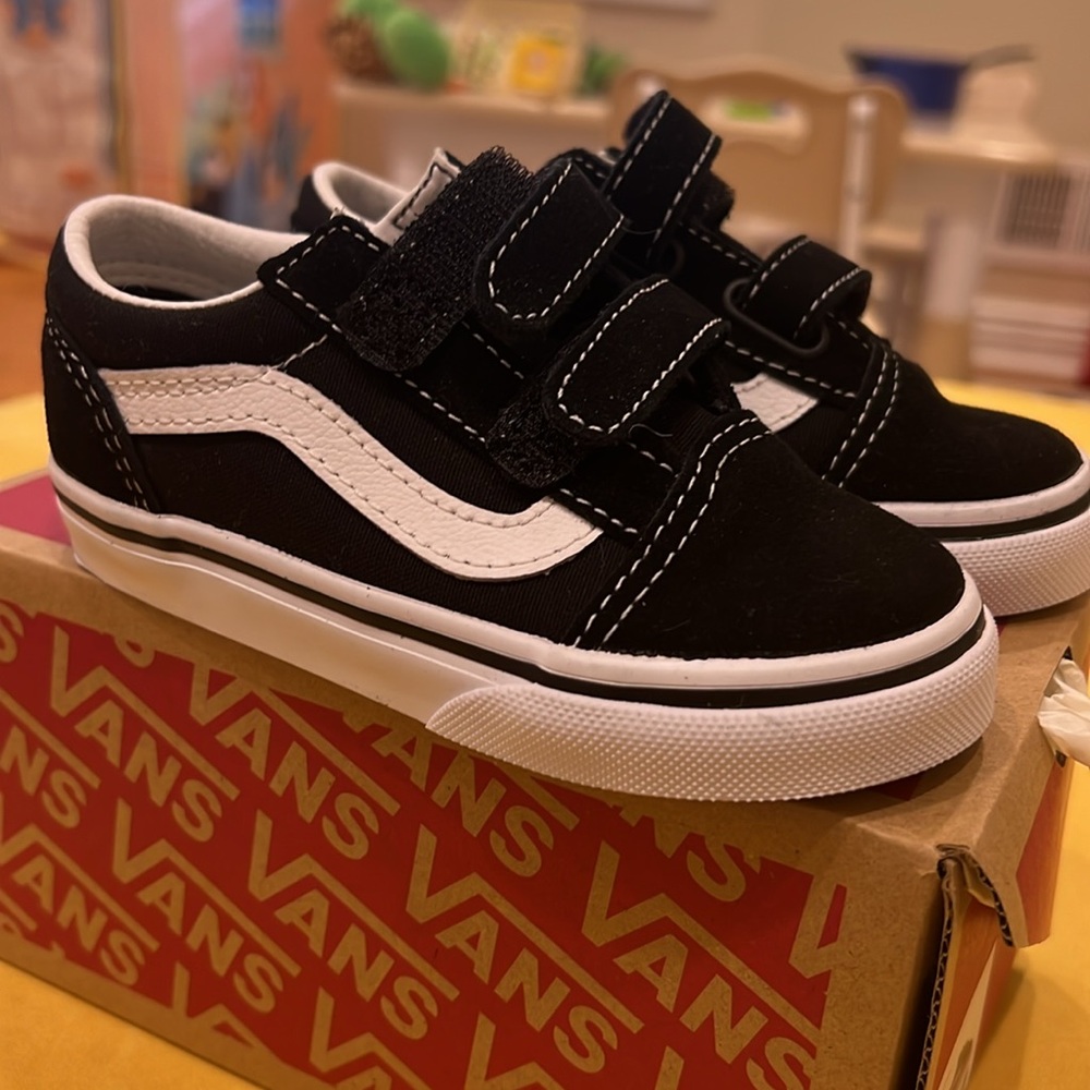 Brand new ** Toddler Vans Size 8